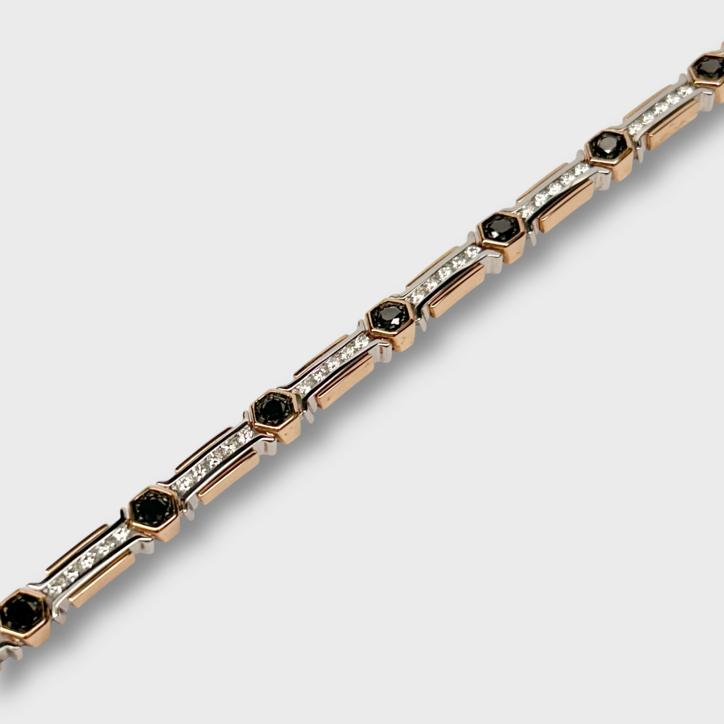 Esclava 18K y Diamantes EB911BR