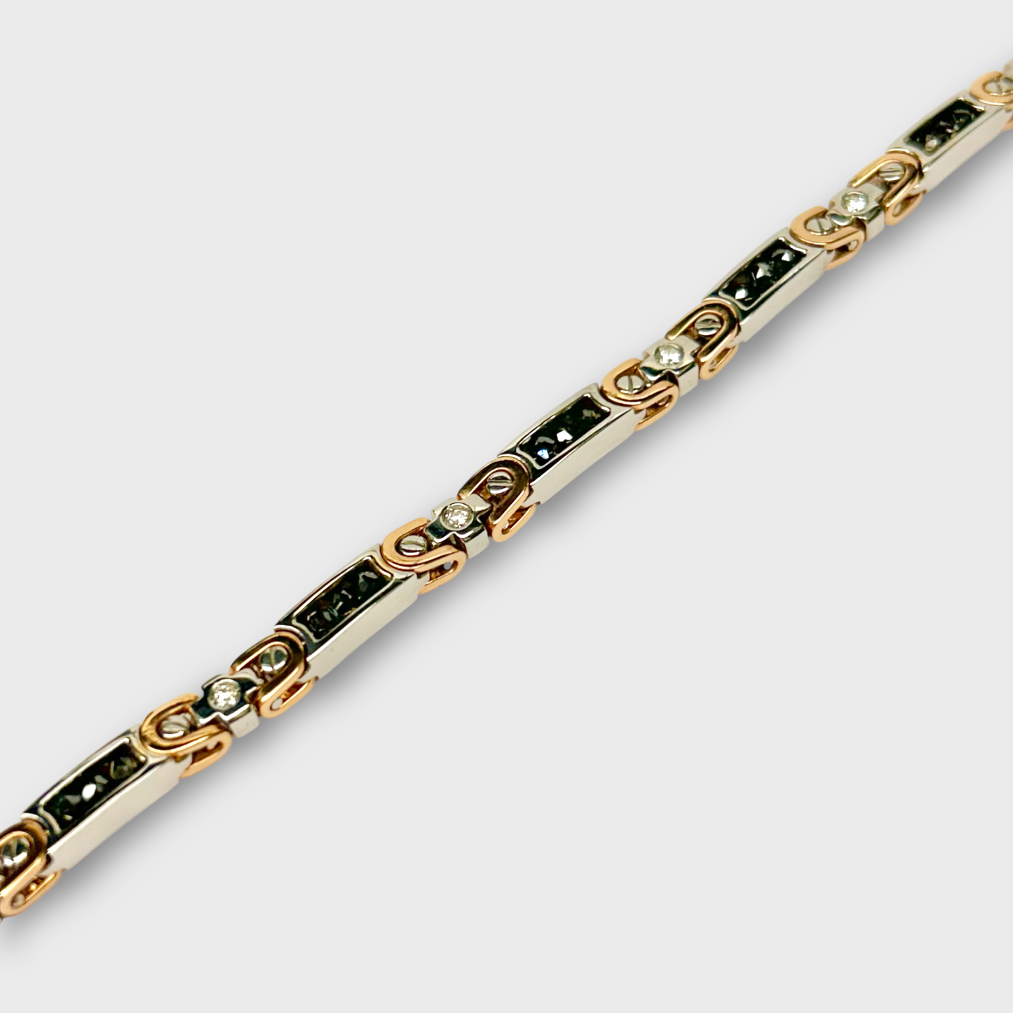Esclava 18K y Diamantes Negros EB930BR