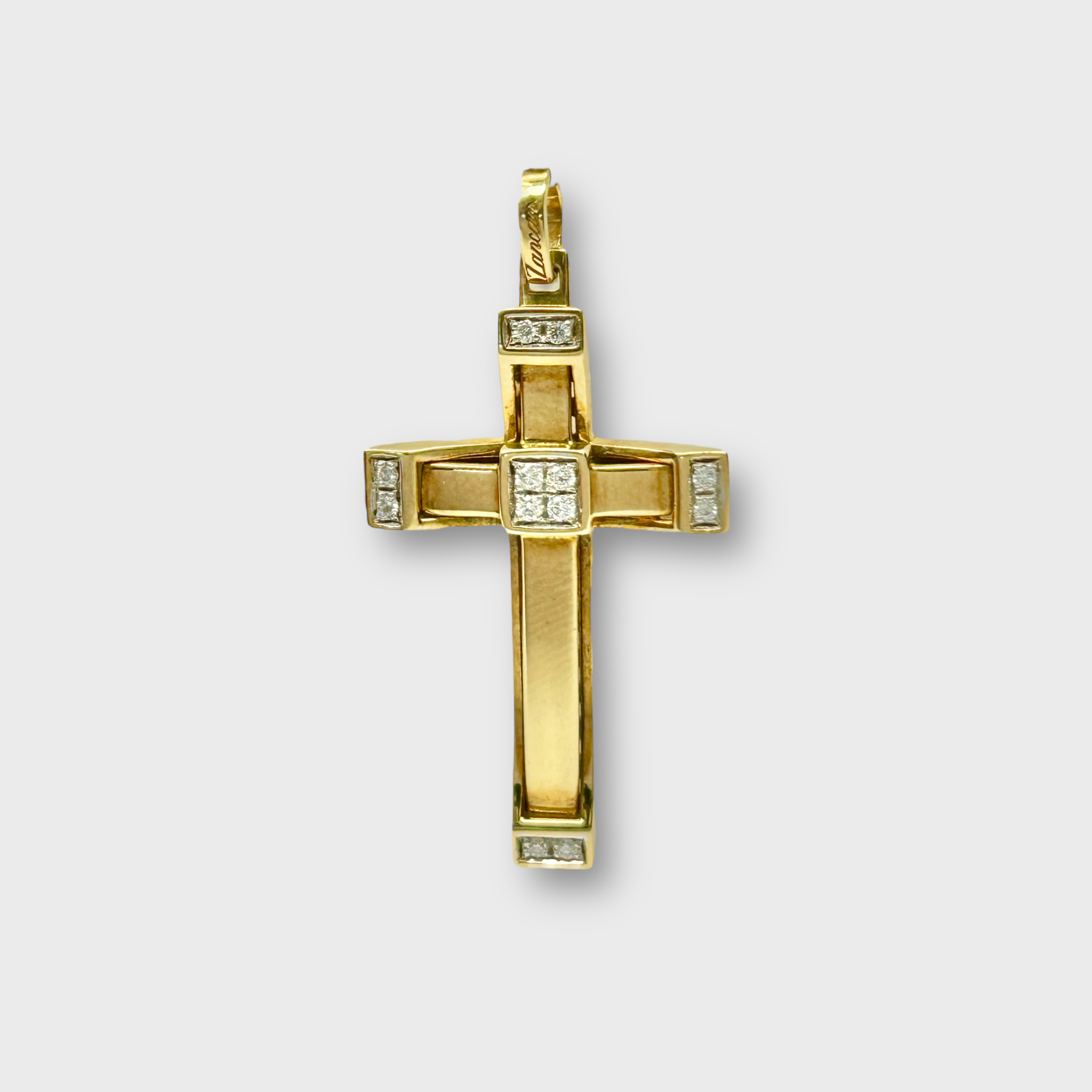 Cruz 18K y Diamantes EPE091BR