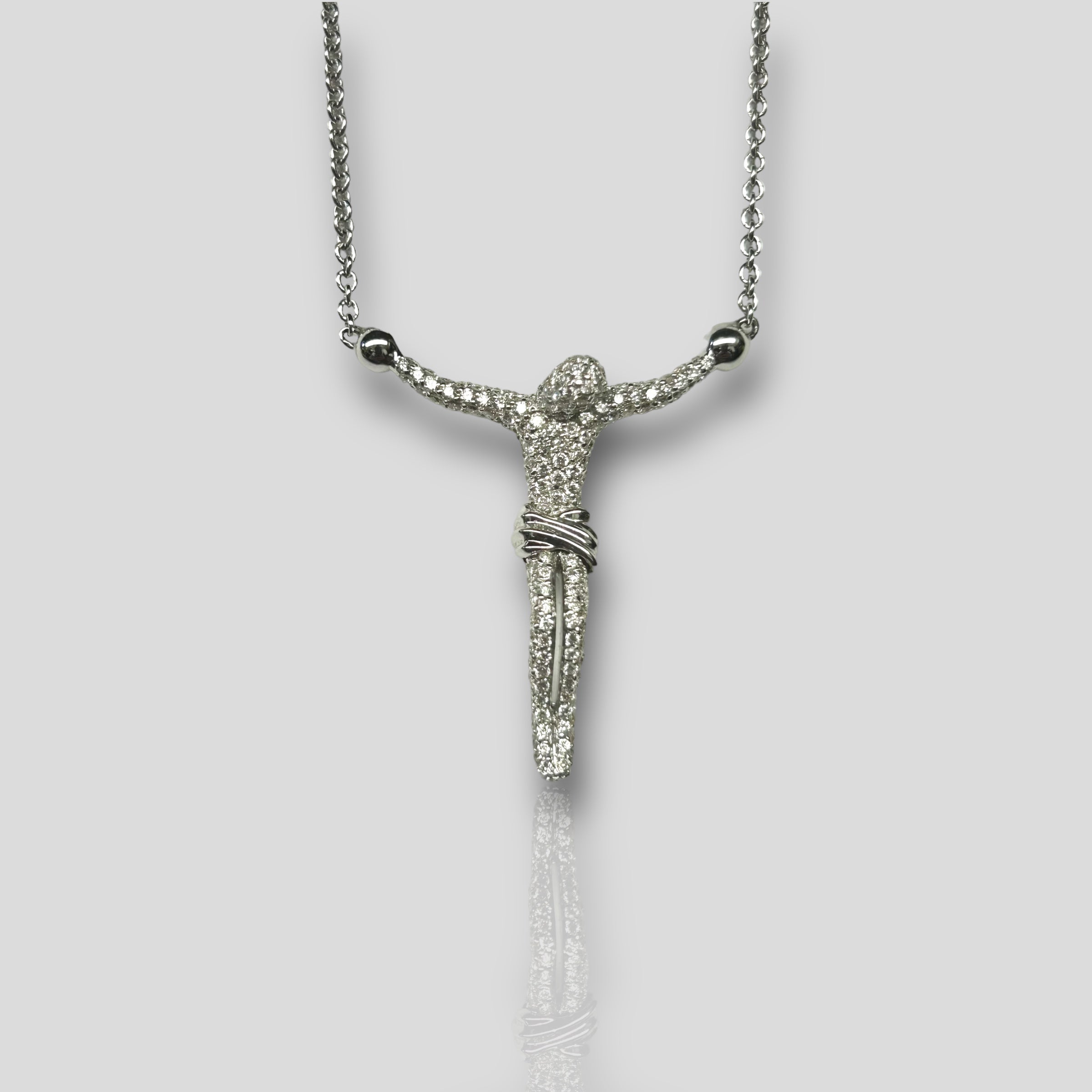 Collar Cristo 18K y brillantes 289-NN9701