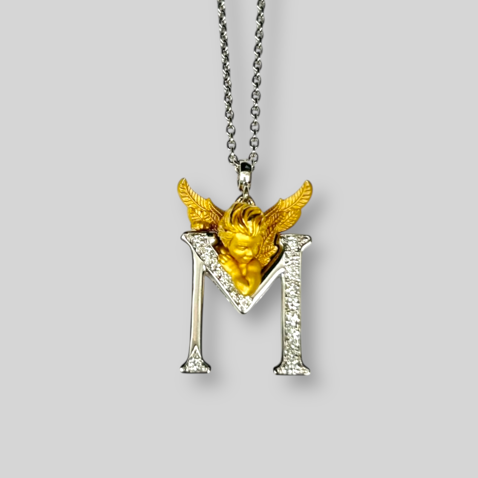 Collar Inicial “M” en 18K y Diamantes Mod:0070.3