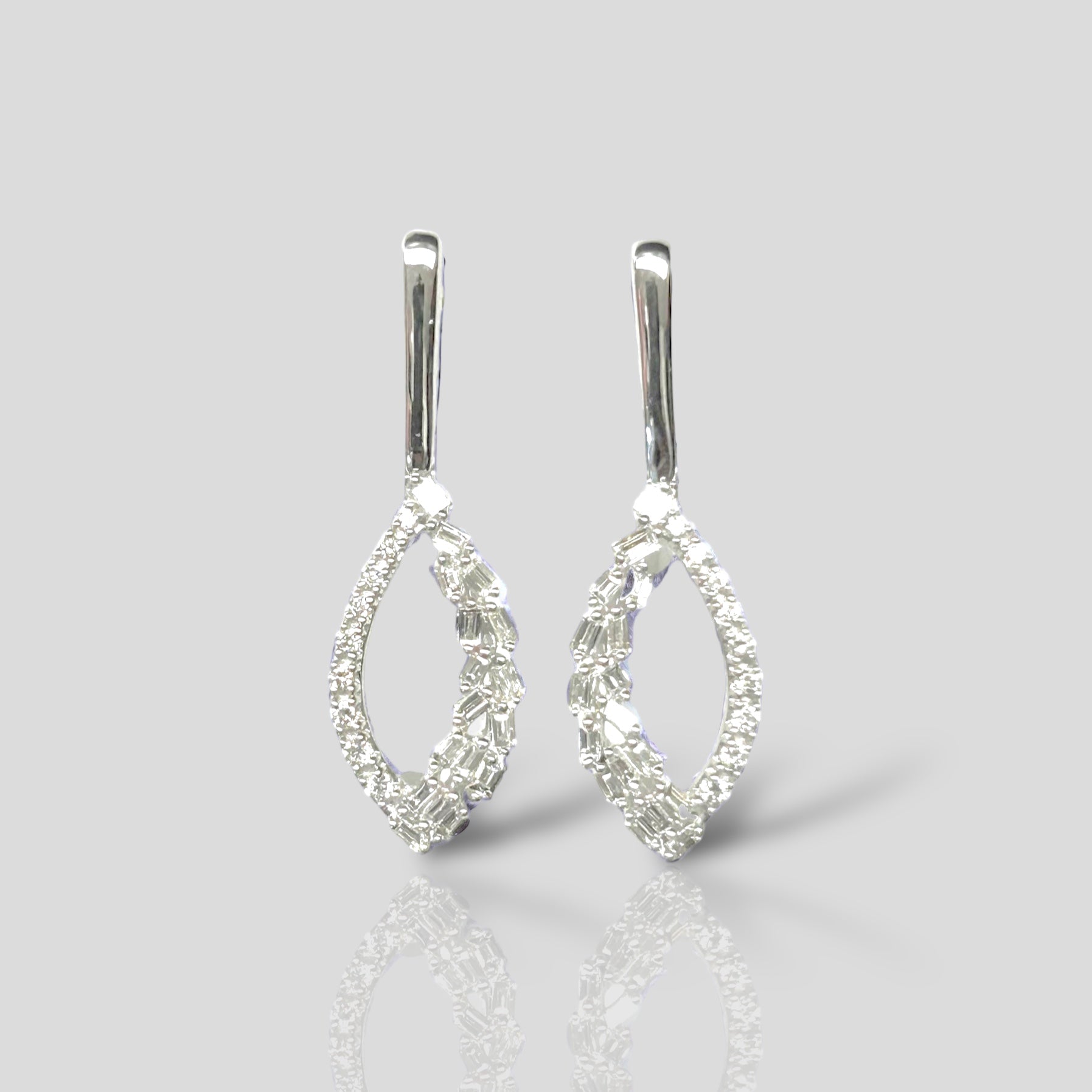 Aretes 18K y brillantes KA52156WWD8WP