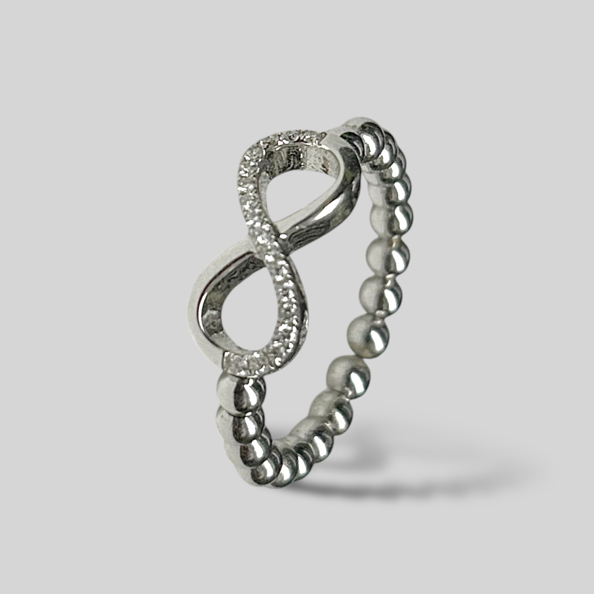 Anillo 18K y Diamantes. Mod:370-XR5111