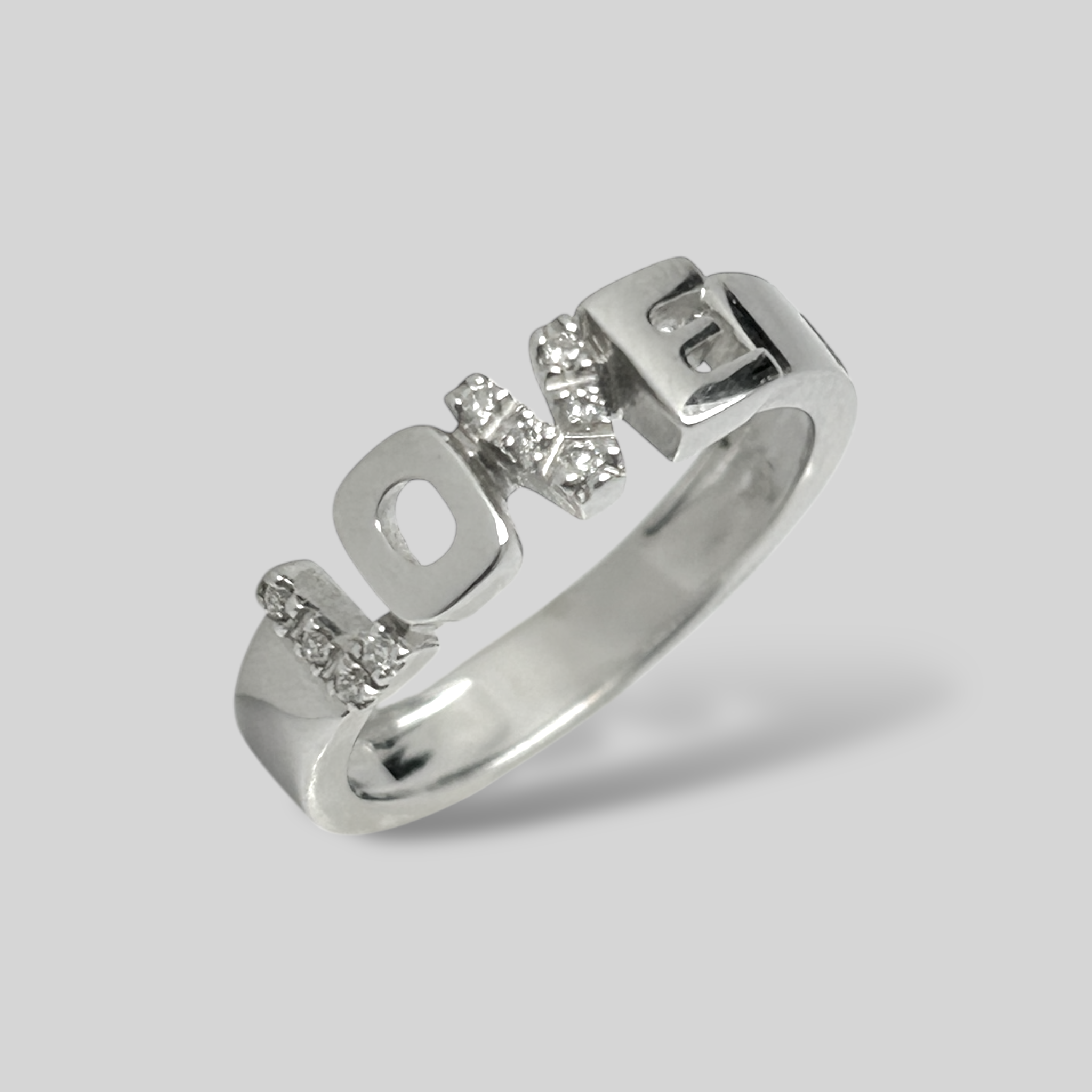 Anillo 18K y diamantes. Mod:DAVANI327